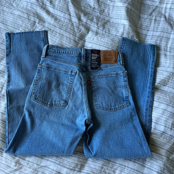 Levi’s wedgie straight jeans - Picture 3 of 4